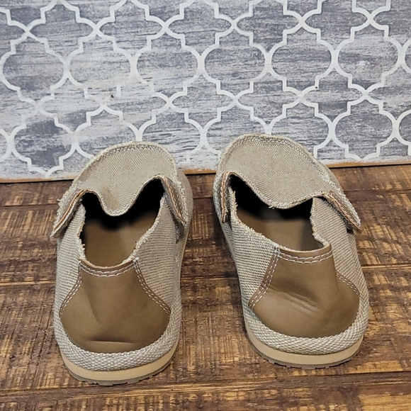 Childrens Place Tan Canvas Slip on Shoes Size 2 - Picture 3 of 8